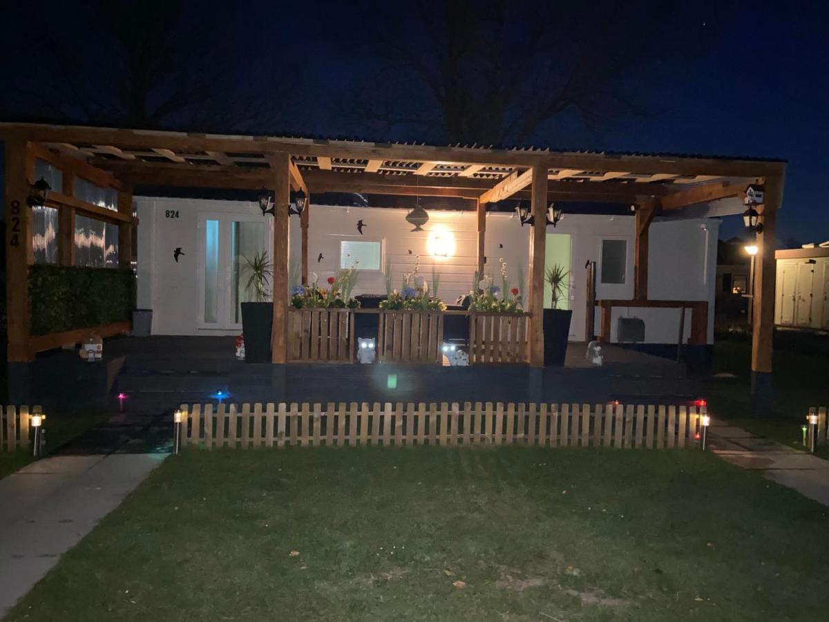 Cheerful And Relaxing Chalet Viena Dirkshorn Exterior foto