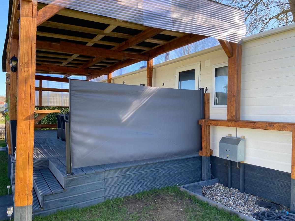 Cheerful And Relaxing Chalet Viena Dirkshorn Exterior foto