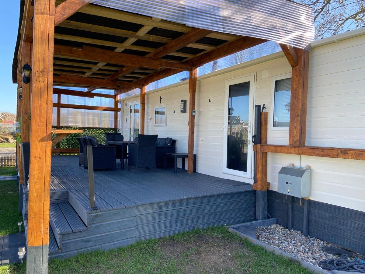 Cheerful And Relaxing Chalet Viena Dirkshorn Exterior foto